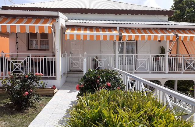 fully equipped studio independent entrance in beautiful villa