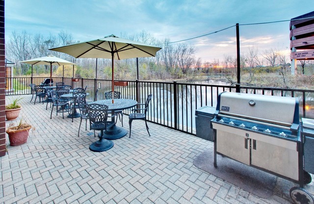 Fully-Equipped Suite | Complimentary Breakfast