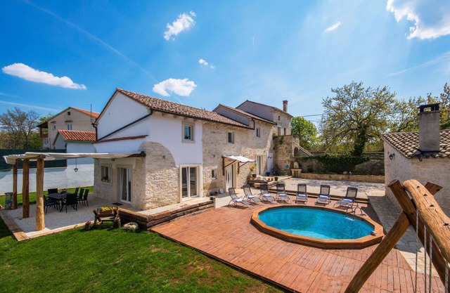 Fully fenced, pet-friendly, ideal for families