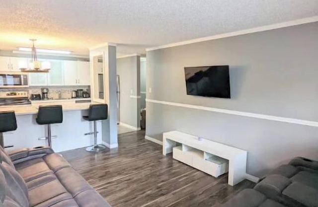 Fully furnished 2 bedroom condo w/free parking on premises