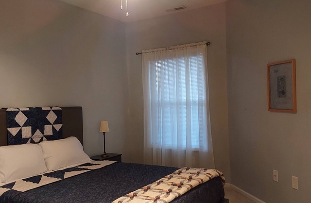 Fully furnished 2Bdrm, 2bth Condo in quiet and pet friendly neighborhood