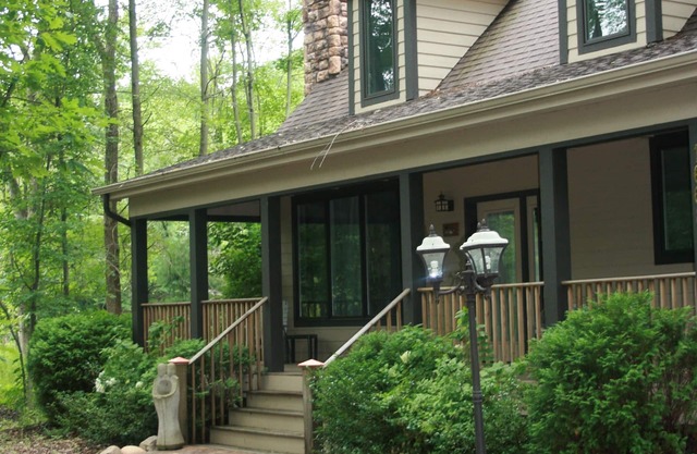 Fully Furnished 3 Bedroom Home in a Tranquil Wooded Setting