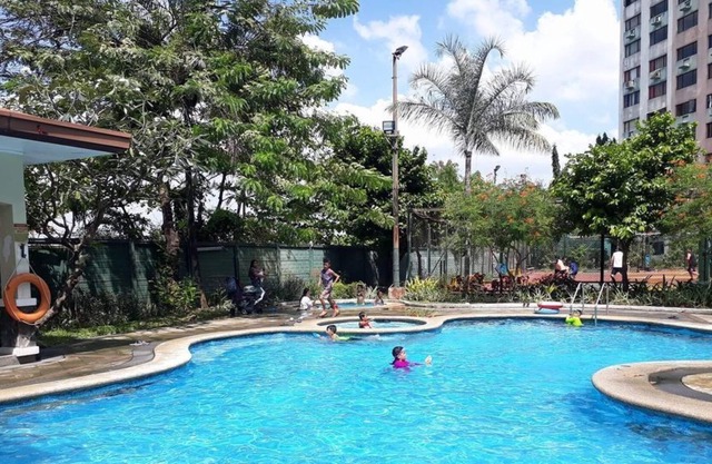 Fully Furnished 50 sqm, 2 bedroom condo in Cambridge Village, Cainta