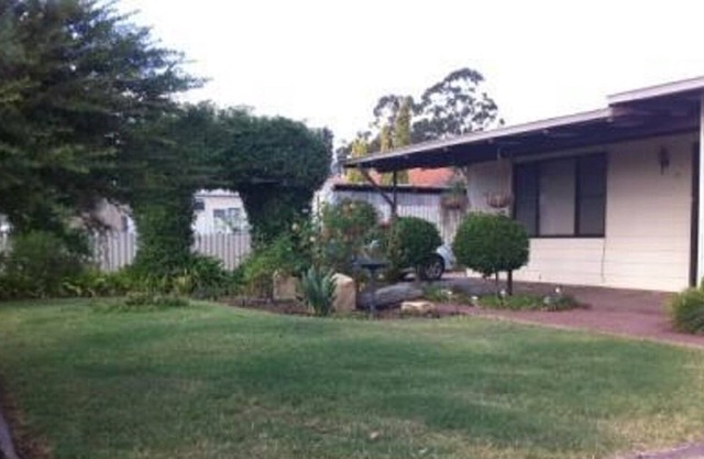 Fully Furnished home with 4 bedrooms and 1.5 Bathroom in Katanning