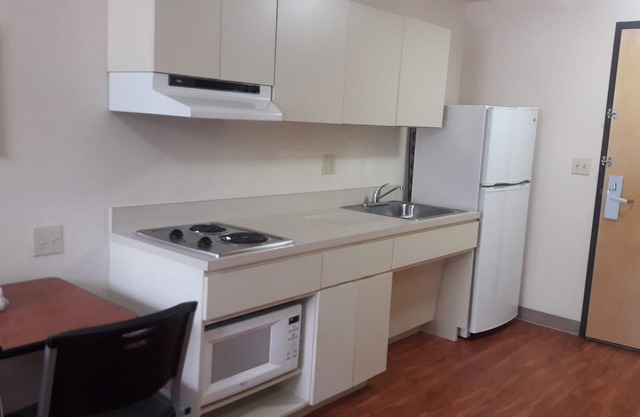 Fully Furnished Studio Weekly-Monthly