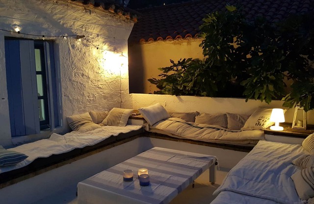 FULLY RESTORED CHARMING HOUSE