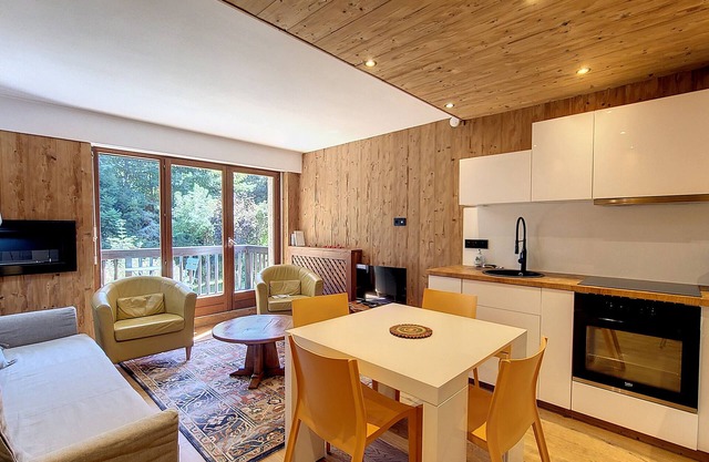 Fully refurbish apartment of 39 m²Layout:- A showerroom- Separated toilets- One bedromm with double