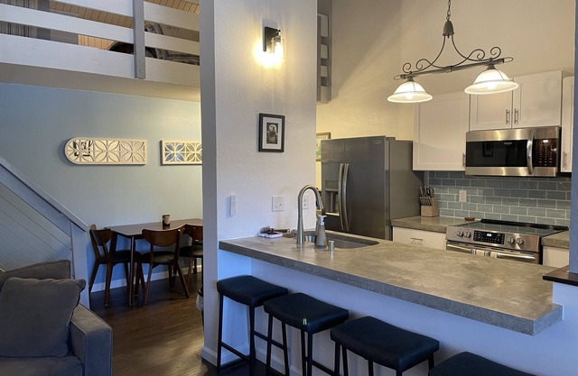 Fully remodeled 1 Bedroom + Loft great for families, with washer/dryer