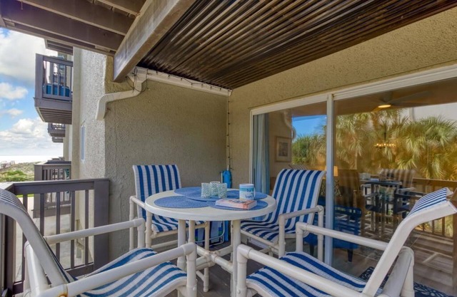 Fully Renovated! - Steps from the Beach 2 bedroom/2 bath Oceanview Condo