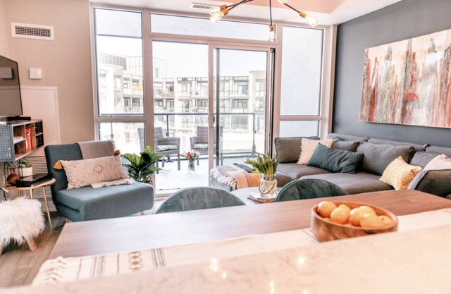 *FULLY STOCKED MODERN CONDO*
