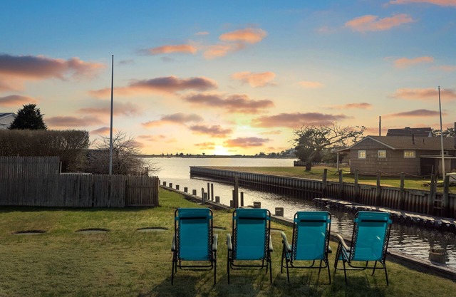 Fun and Chic Southampton Waterfront Cottage