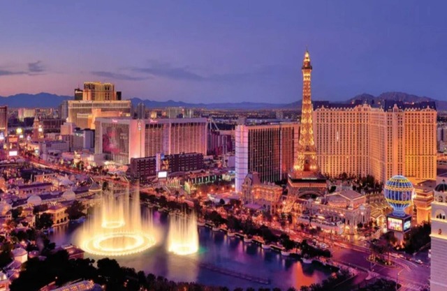 Fun awaits you! Luxury 1BR Condo MINUTES From Vegas Strip