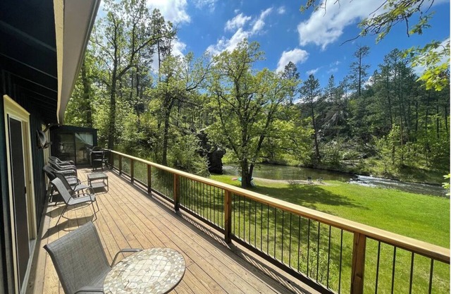 Fun Historic Cabin with the Best Swimming Hole on Spring Creek