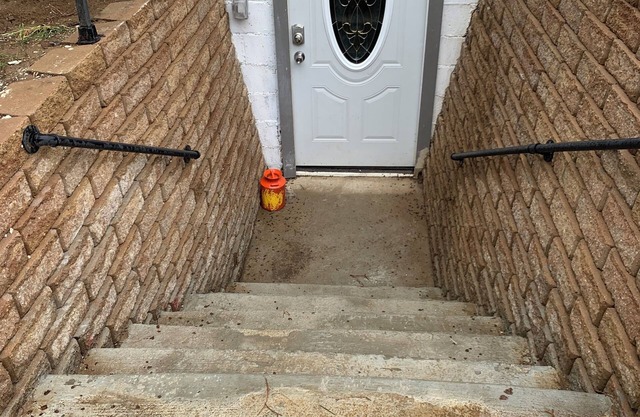 Fun & Relaxing 2BR/2BA Basement– Hot Tub, Sauna, Arcade & Projector, Sleeps 7