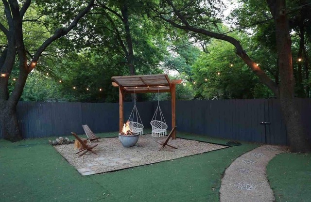 Funky 3BR Cottage w/Private Mini Golf + Fire Pit