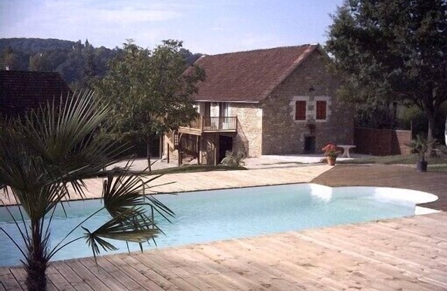 furnished accommodation in the town of Quatre Routes du Lot