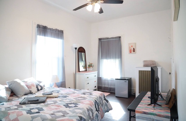 Furnished 3 Bedroom Apartment in the Heart of Boston!