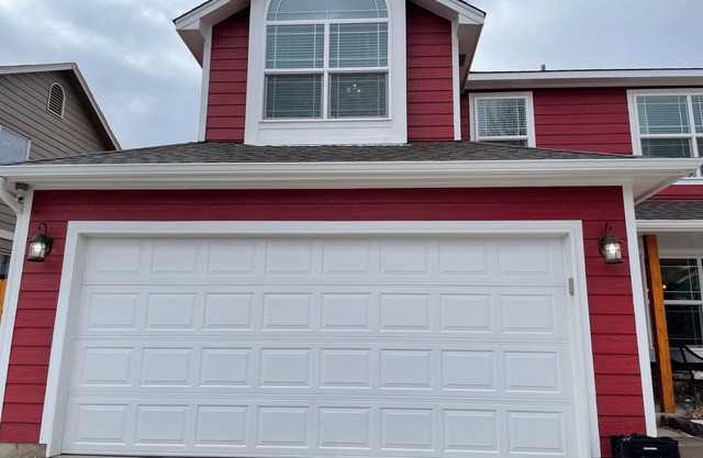 Furnished 3BR House, with life size home theatre system!