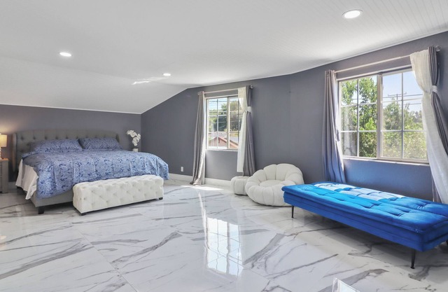 Furnished and Private Master Bedroom —Marble Home 5 min from Disneyland!