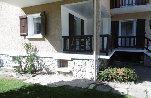 FURNISHED APARTMENT F3 NEXT RDC VILLA