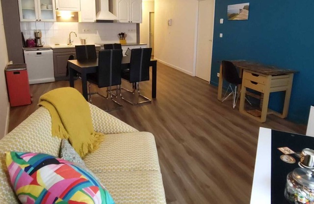 Furnished apartment, very quiet, with parking, near the city center!