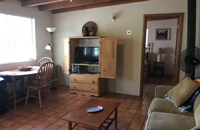 Furnished Casita on 10.5 Acre Guest Ranch in Tucson! Internet and full kitchen!