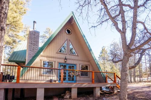 Furnished Deck and Fire Pit Happy Jack Cabin