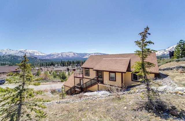 Furnished Deck + Gas Grill: South Lake Tahoe Home!