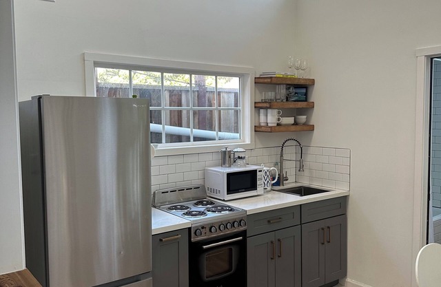 Furnished Loft Unit Near Mission Hill – Utilities Included!