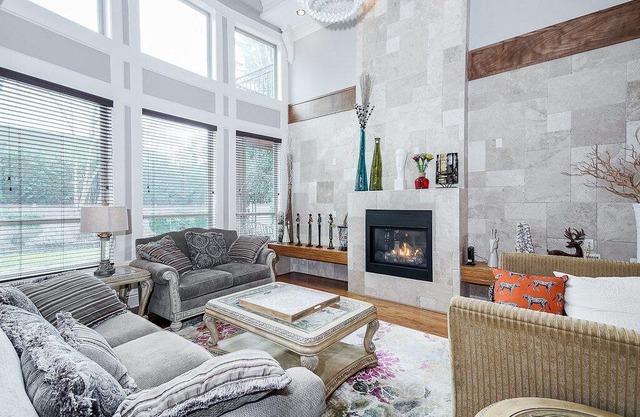 Furnished Luxurious & Breathtaking 5 Br/4. Ba, House