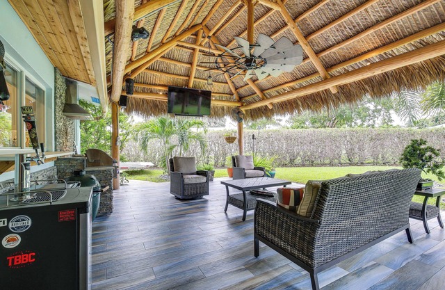 Furnished Patio + Gas Grill: Deerfield Beach Home