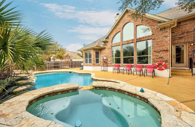 Furnished Rental - Amenities!