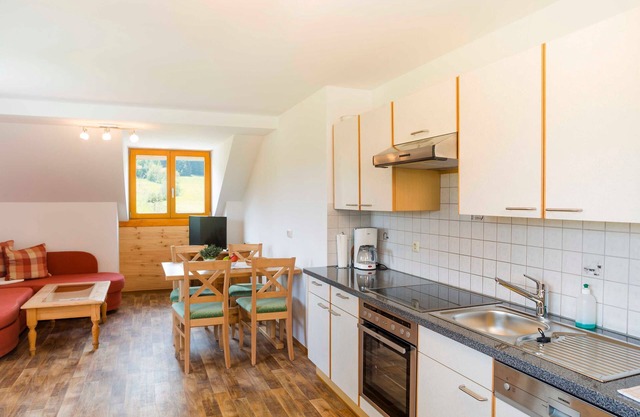FW III - Pension ANNA, Apartments & Comfort Rooms *