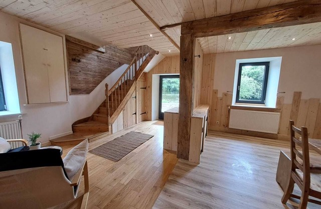 Gîte Avec Piscine à la Campagne. Animaux Acceptés