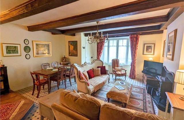 Gîte Cosy à Abzac avec Jardin, Proche Confolens et Services Inclus - FR-1-653-84