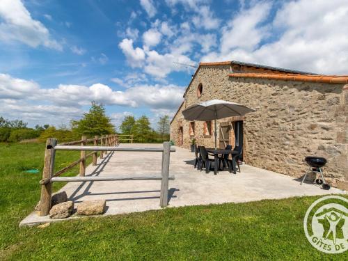Gîte de Charme entre Cholet et Puy du Fou avec Terrasse et Équipements Complets - FR-1-622-33