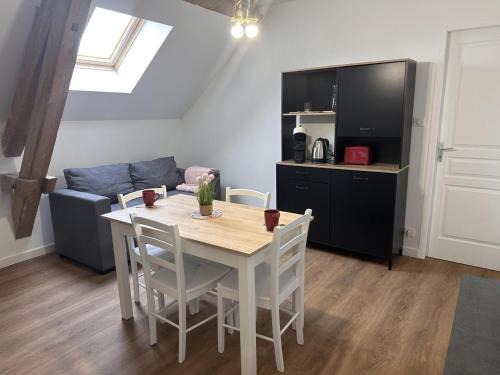 Gîte rural avec animaux, parking et Wifi à Saint Bonnet de Four - FR-1-489-560