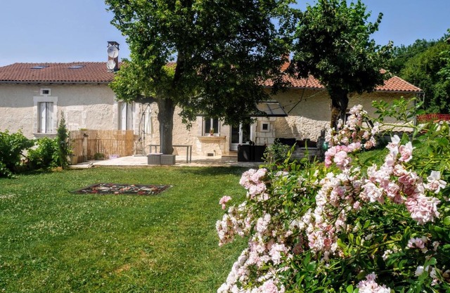 Gîtes Chez "hygge en périgord" avec piscine chaufffée - 1 gîte de 6 à 12 personnes et 1 gîte de 2 personnes