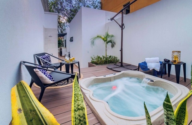 G301 | Granada Penthouse w/Private Jacuzzi