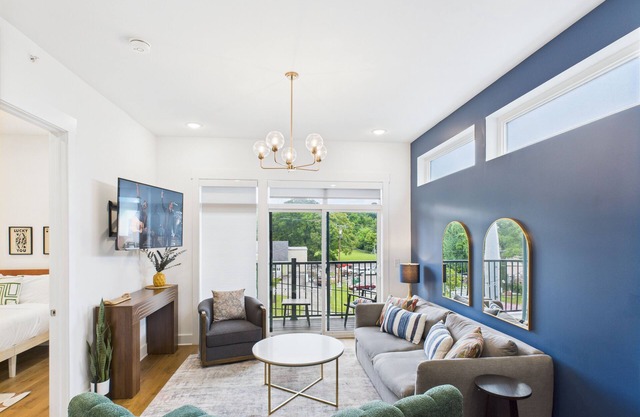 Gallatin Retreat-Private Balcony-In East Nashville