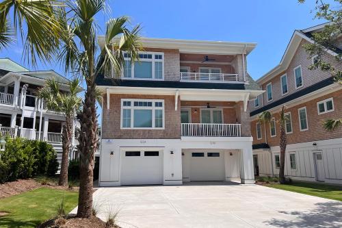 Gallery by the Sea by Sea Scape Properties