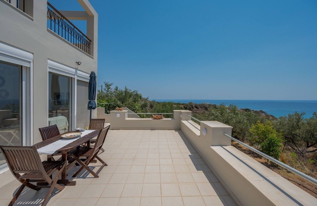 Gallery House,near beach,pool, South Crete