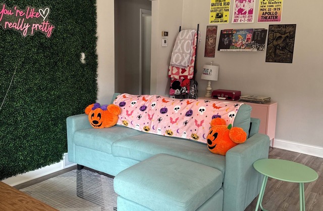 Game On Parma with WiFi, AC and Game Room Family and Pet Friendly