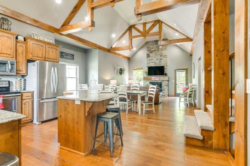 Game Room and Hot Tub Spacious Retreat in Hollister