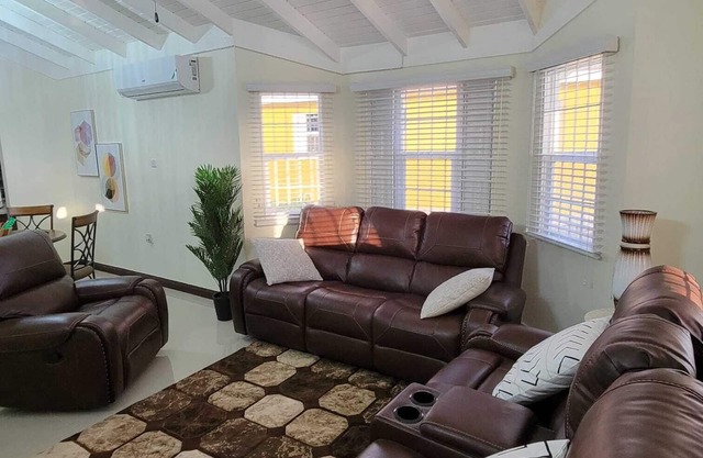 Games Room, A Pool, Modern House - Book Now!