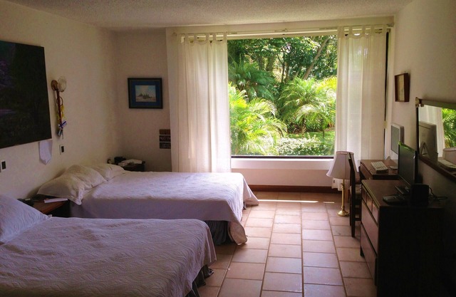 Garden Apartment in very exclusive condominium with Great Amenities!