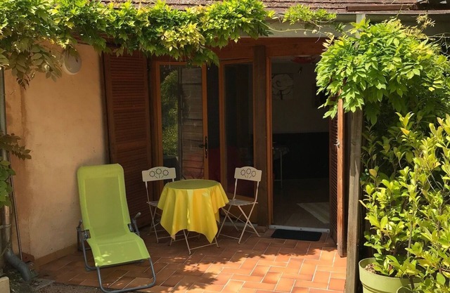 GARDEN GROUND APARTMENT