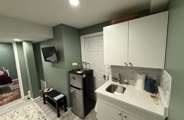Garden Hallow, Entire Private Guest Suite