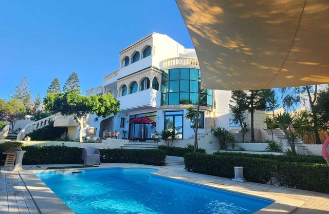Garden level with private pool