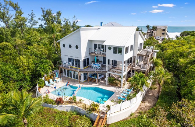 Gardens @ Bathtub Beach: 11BR/7BA Ocean2River, Pool, Spa, Elevator, Dock, Beach!